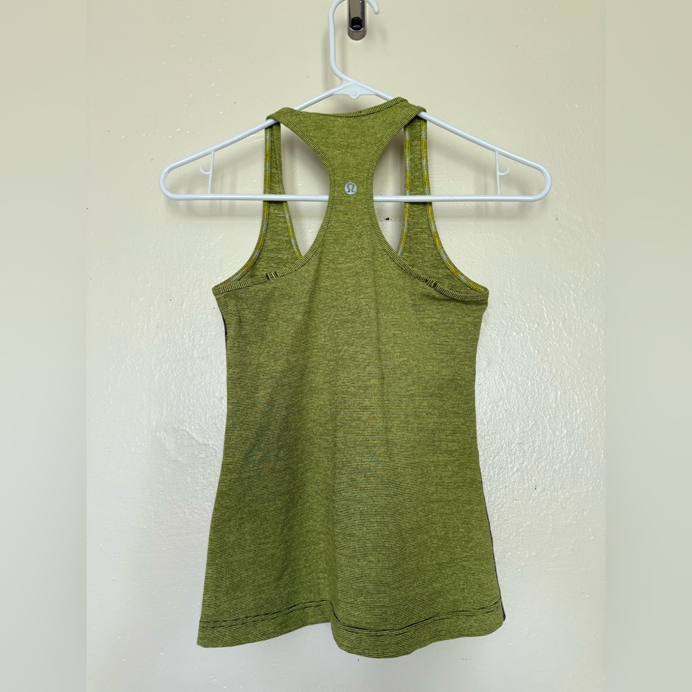 13 Athletic Tops Lululemon Nike Athleta S-XL Mixed Lot - Picture 7 of 15